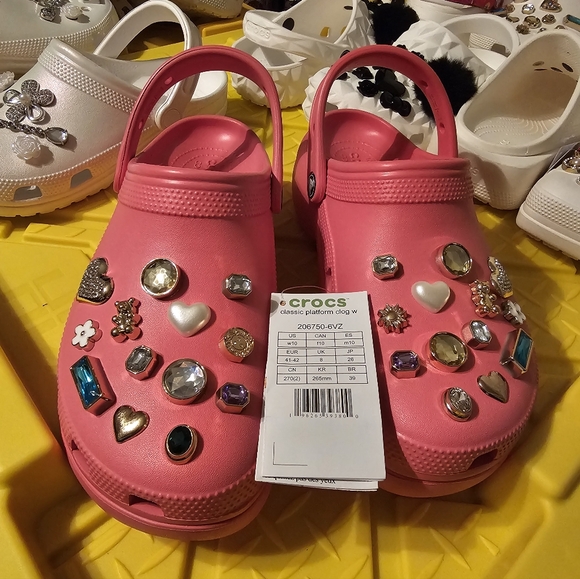 💖NEW Pink Croc Clogs! Comfort and Custom Style.💖 - Picture 5 of 9